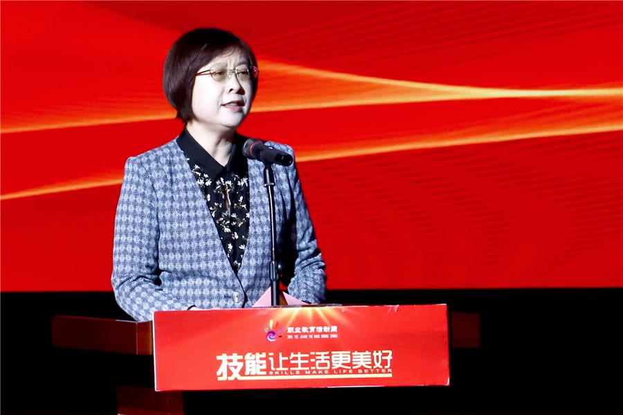 1622012579826089888.jpg 01.jpg